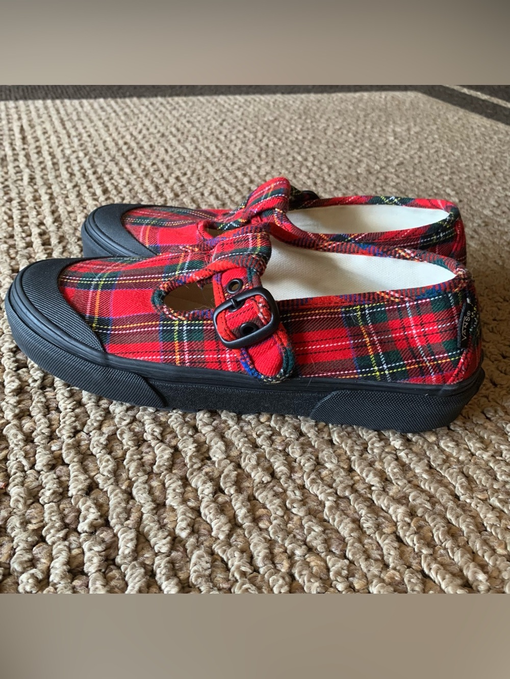 Vans Red Tartan Plaid Classic Slip-On Sneakers Women’s 7